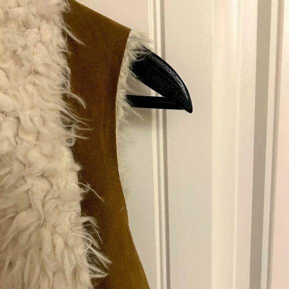 Sisters Sherpa/shearling vest size S  very good condition - Picture 6 of 8